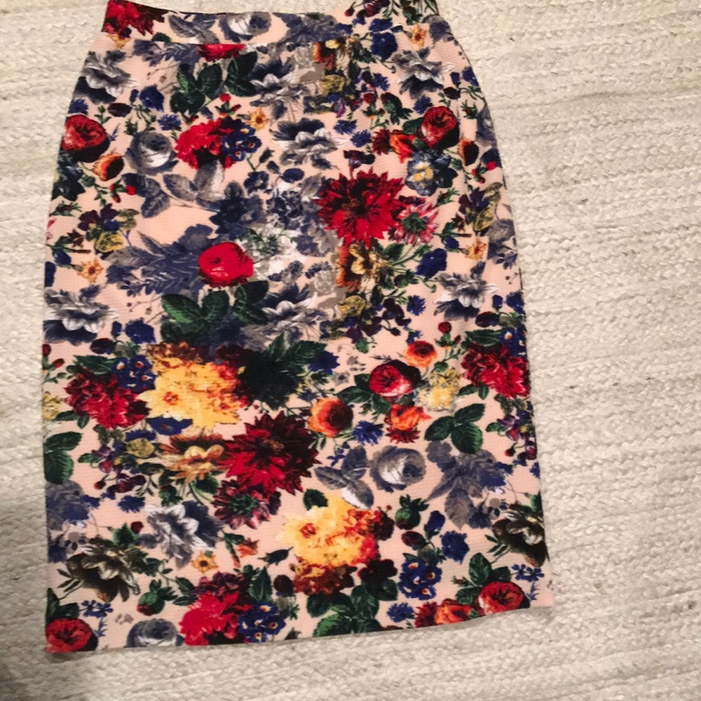 Floral pencil skirt with stretch!